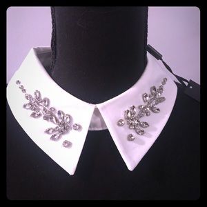 Festive collar black light weight sweater.